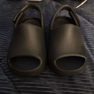 Toddler Yeezy sandal